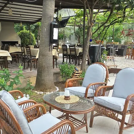 尤鲁酒店 2* 厄吕代尼兹